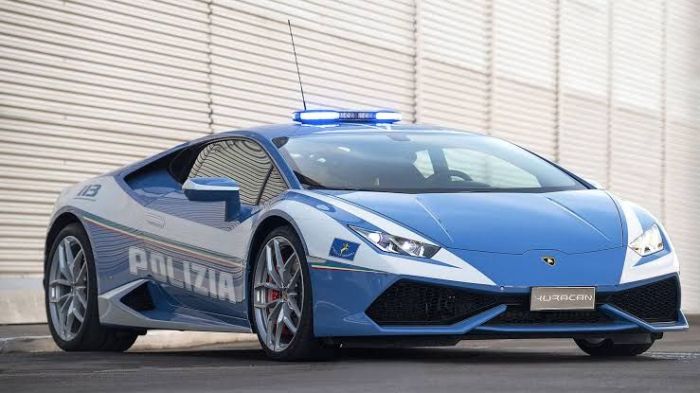 Polisi Italia Antar Donor Ginjal Sejauh 500 Km Pakai Lamborghini